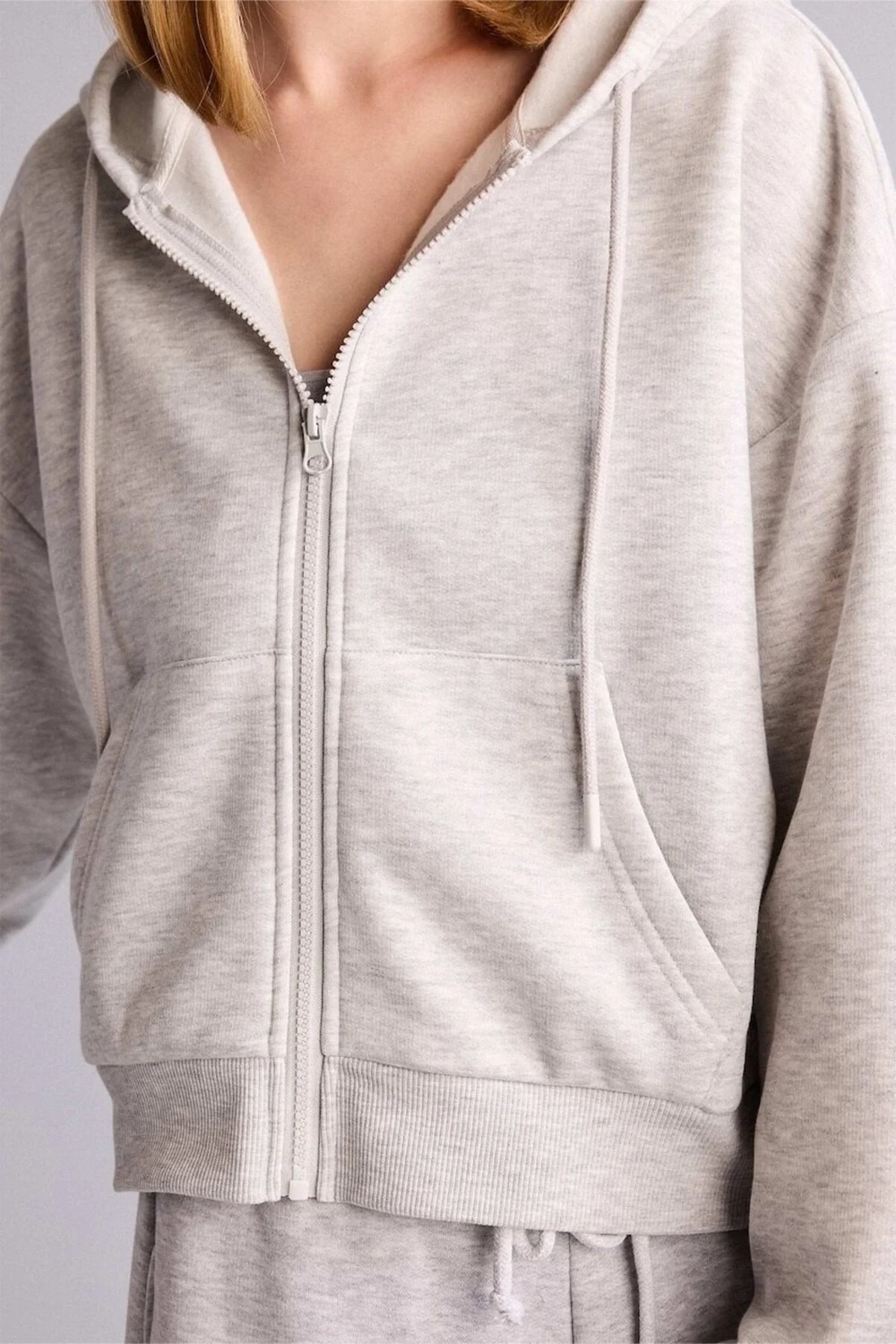 DeFacto Cropped Fıt Kapüşonlu Kalın Kumaş Sweatshirt Hırka Z7069AZ26AU görsel 3