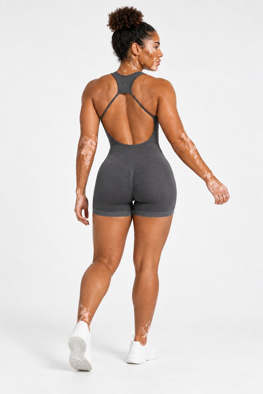 Gymhams Kadın Büzgülü Şortlu Sırt Dekolteli Spor Tulum - Seamless Fitness Jumpsuit görsel 5