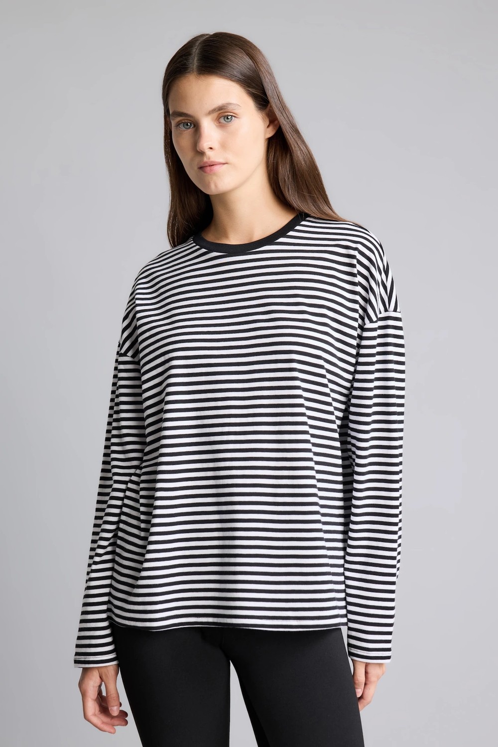 DeFacto %100 Pamuk Oversize Bisiklet Yaka Çizgili Penye Uzun Kollu Tişört I7904AX26AU görsel 3