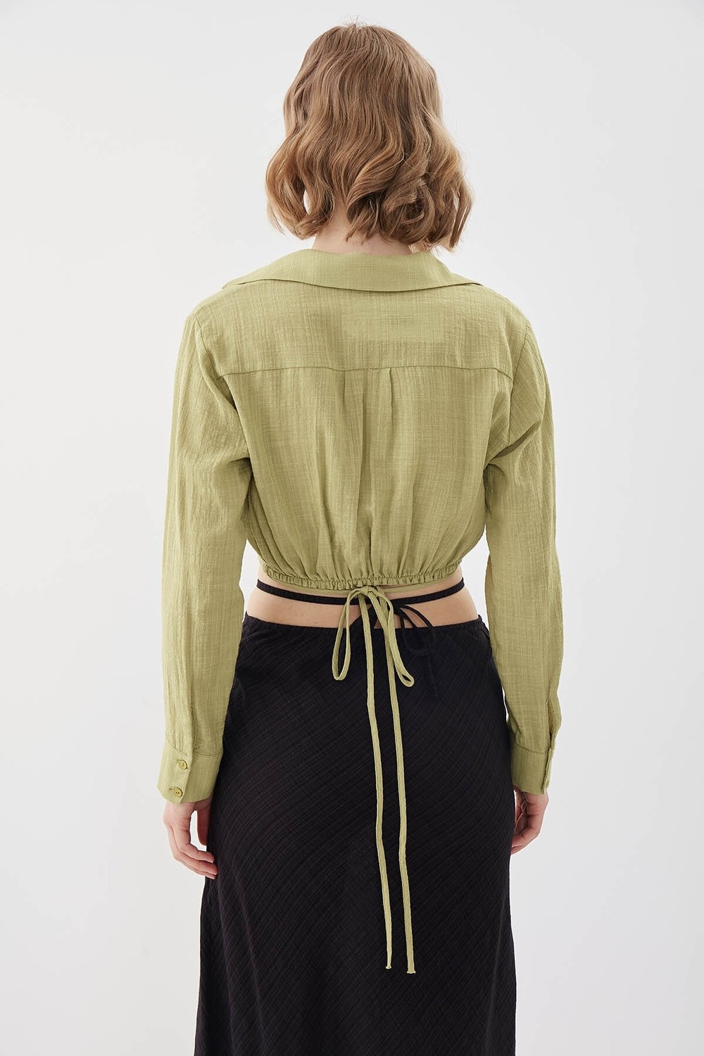 Vitrin Beli Halka Detaylı V Yaka Lastikli Crop Bluz görsel 5