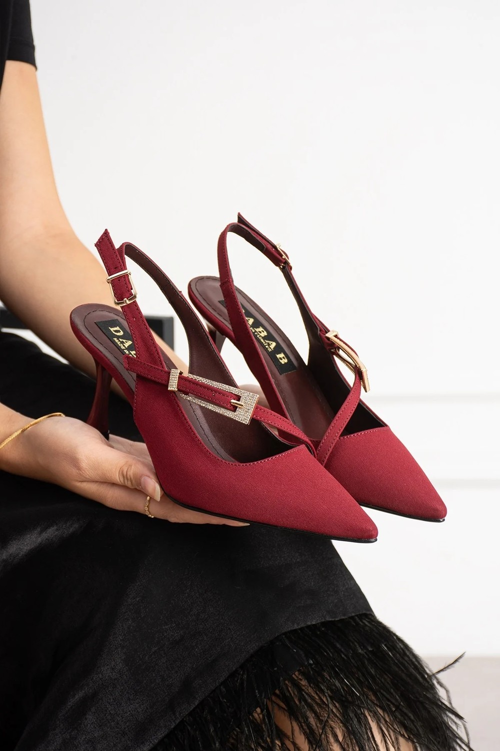 Dabab Shoes Merva Kadın Siyah Saten Sivri Burun Taşlı Toka Detaylı Çapraz Bantlı 7 cm Ince Topuklu Slingback Abiye Ayakkabı