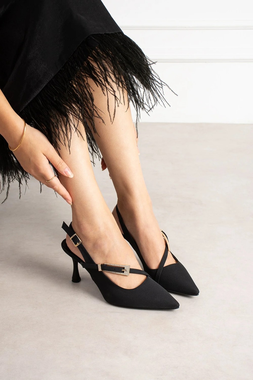Dabab Shoes Merva Kadın Siyah Saten Sivri Burun Taşlı Toka Detaylı Çapraz Bantlı 7 cm Ince Topuklu Slingback Abiye Ayakkabı görsel 5