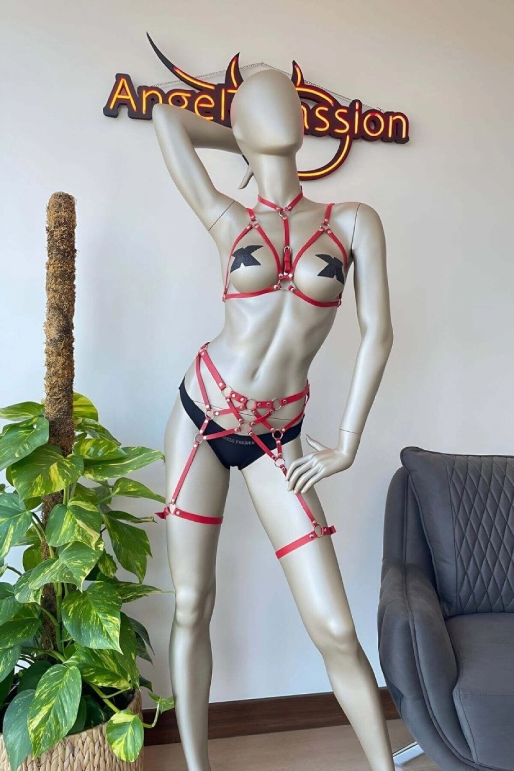 Pileli Store Kırmızı Deri Jartiyer ve Büstiyer Takım görsel 4
