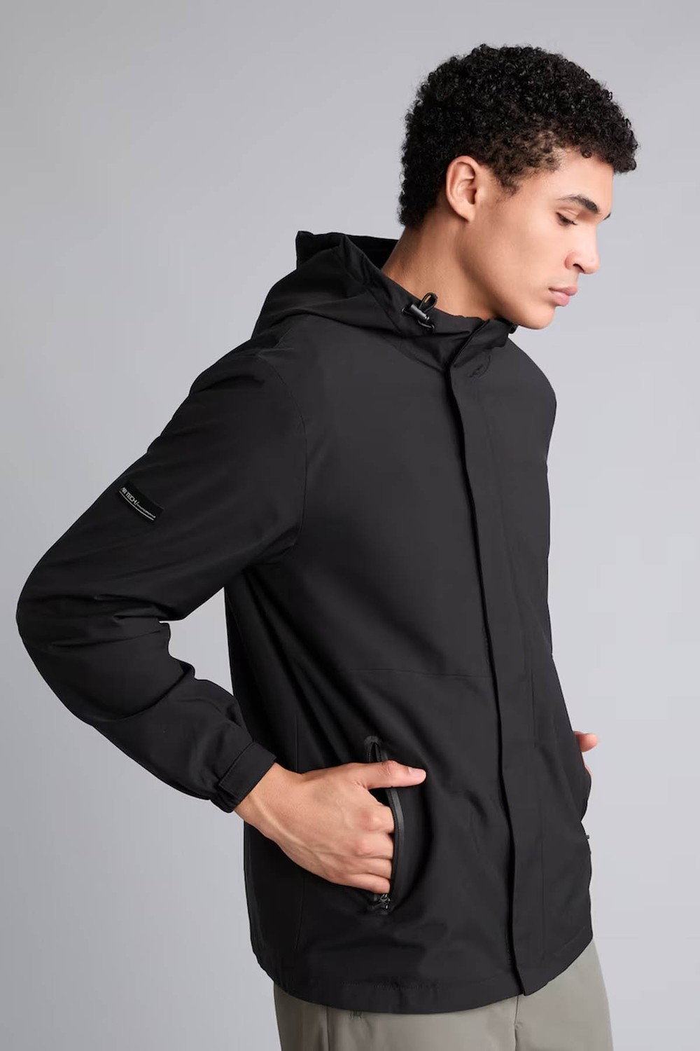 DeFacto Rüzgar Geçirmez Regular Fit Kapüşonlu Siyah Erkek Yağmurluk&rüzgarlık C6047AX/BK81