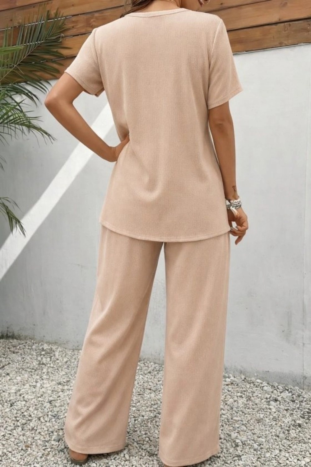Pileli Store Kadın Kısa Kollu Bisiklet Yaka Asimetrik Kesim Detaylı Bürümcük Bluz ve Pantolon Ikili Takım görsel 3