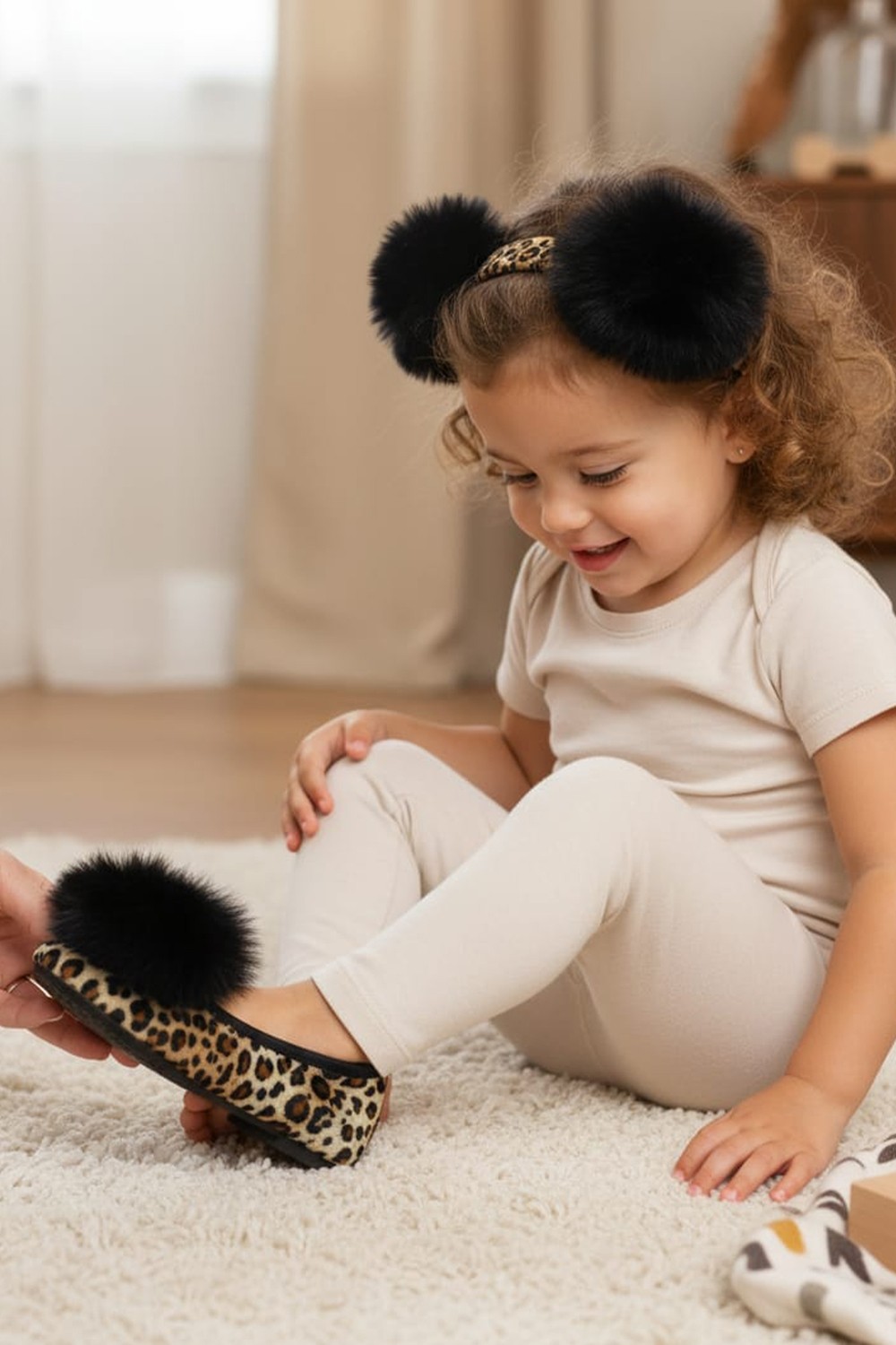 Süslü Kadife Taçlı Çocuk Babeti, Hediye, Günlük Babet,tüylü Babet, Panduf, Patik, Gösteri Pisi Pisi Ponpon