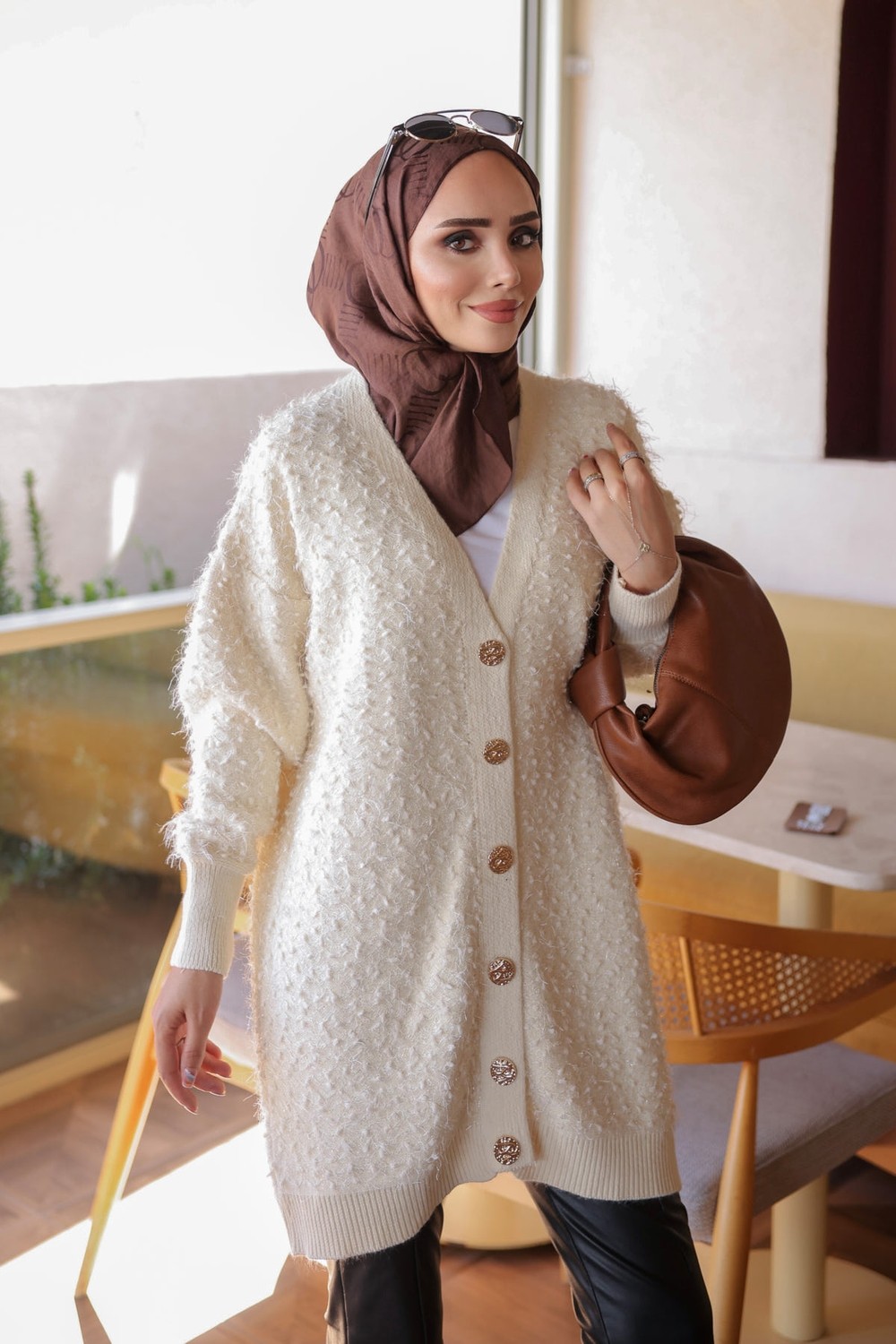 İmaj Butik Siyah Düğmeli Simli Triko Hırka