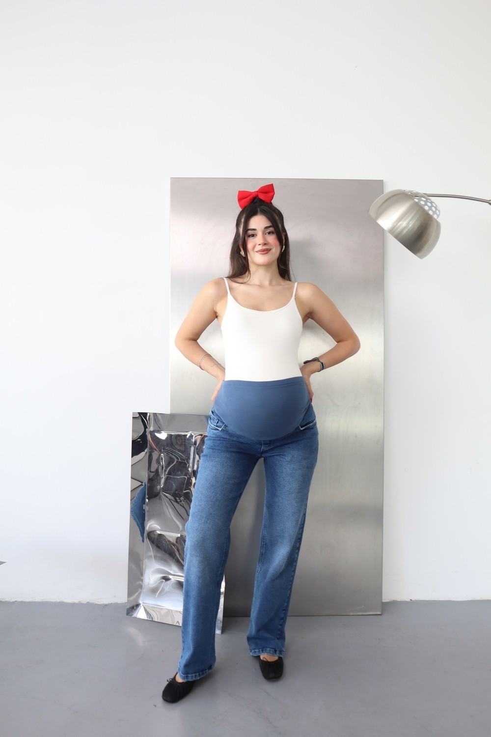 Bqess Hamile Karnı Saran Esnek Bantlı Rahat Kesim Mavi Düz Paça Jean Pantolon görsel 6
