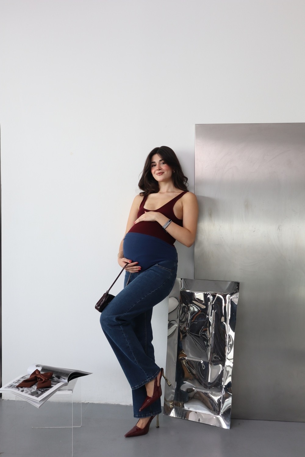 Bqess Hamile Karnı Saran Esnek Bantlı Koyu Mavi Crop Düz Paça Jean Pantolon görsel 3