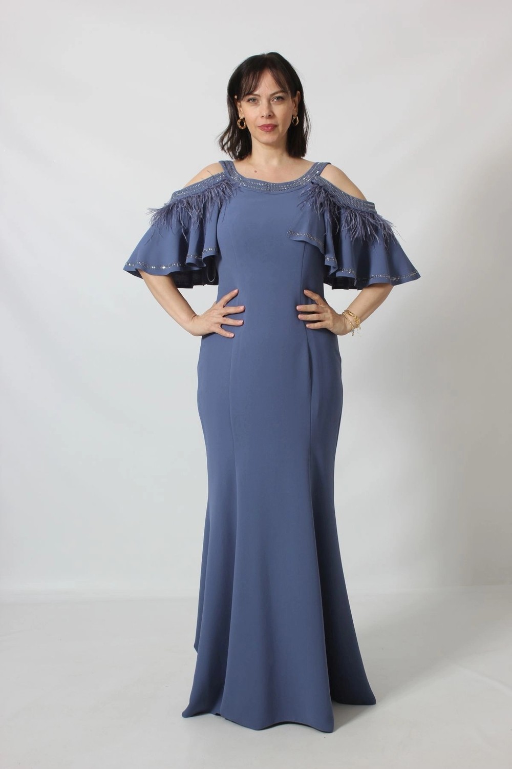 Moda Berray 1926 Omuz Dekolteli Tüy ve Taş Detaylı Indigo Uzun Abiye Elbise görsel 3