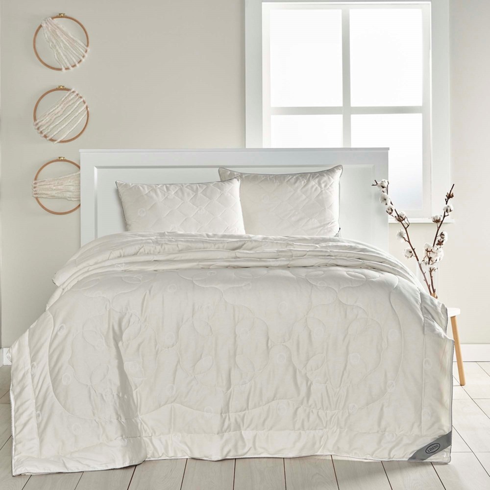 Linens Fluffy Çift Kişilik Yorgan Pamuk Malzemeden 200 x 220 cm Beyaz Renkli Konfor Sunar