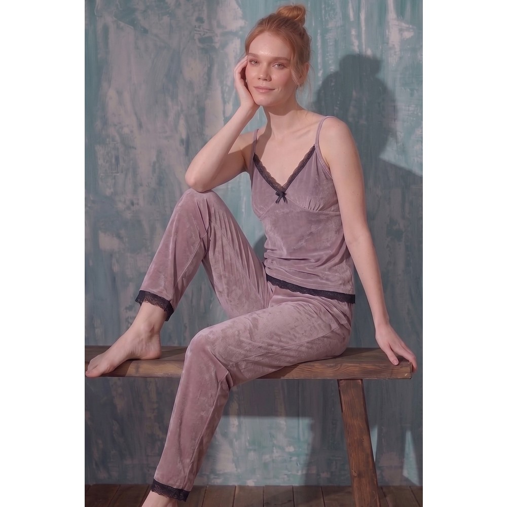 Farya Home Luxury Velvet Fransız Kadife Dantel Detaylı Askılı Pijama Takımı