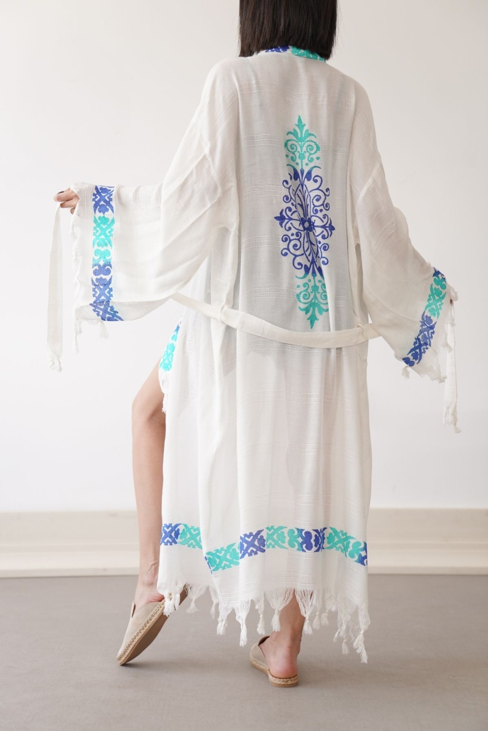 Hiera Made Organik Ağaç Baskı Organik Mavi Kök Boya Zincir Desen Baskılı Uzun Bambu Kimono görsel 3
