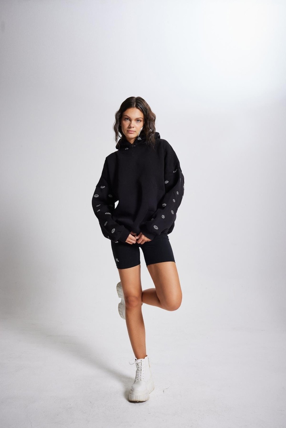 Holly Lolly Kadın Siyah Standart Oversize Kapüşonlu Eye Unisex Sweat görsel 2