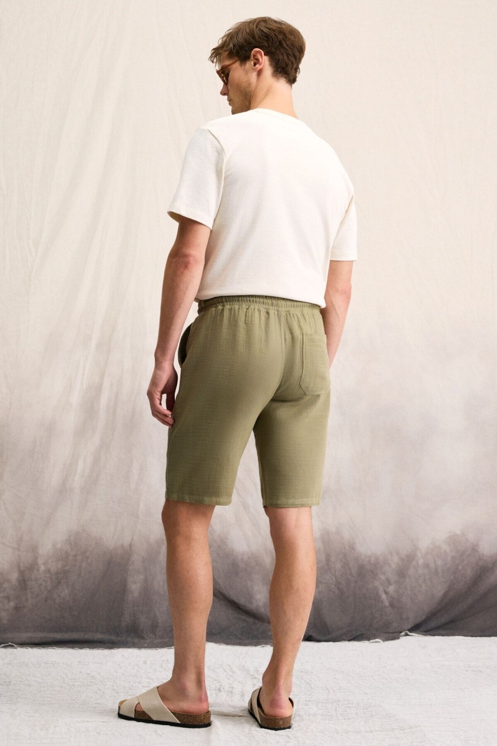 Grimelange Jens Erkek %100 Pamuk Müslin Kumaş Yanları Cepli Slim Fit Dar Kesim Haki Şort görsel 5