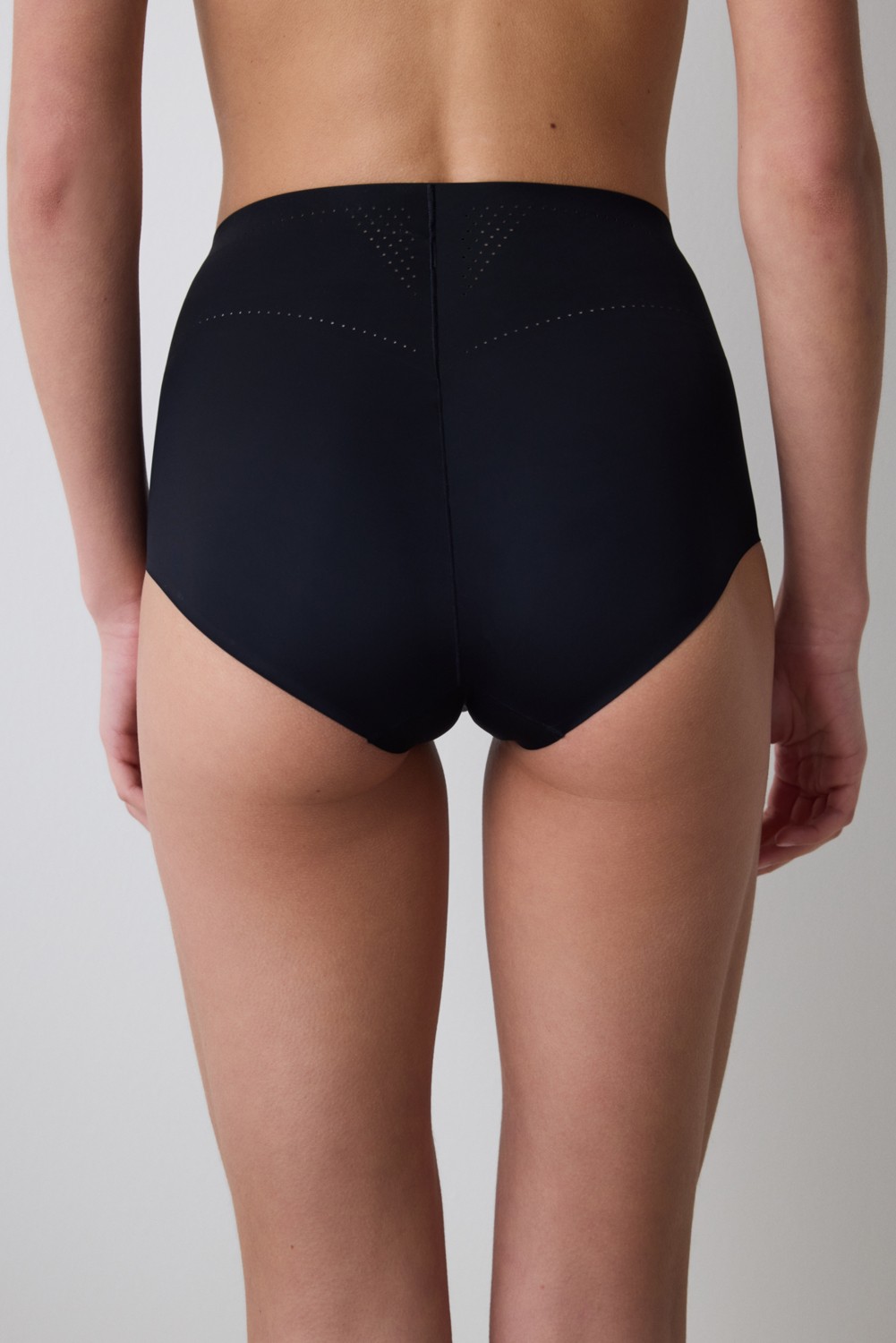 Penti İz Bırakmaz Siyah Light Slip Korse görsel 4