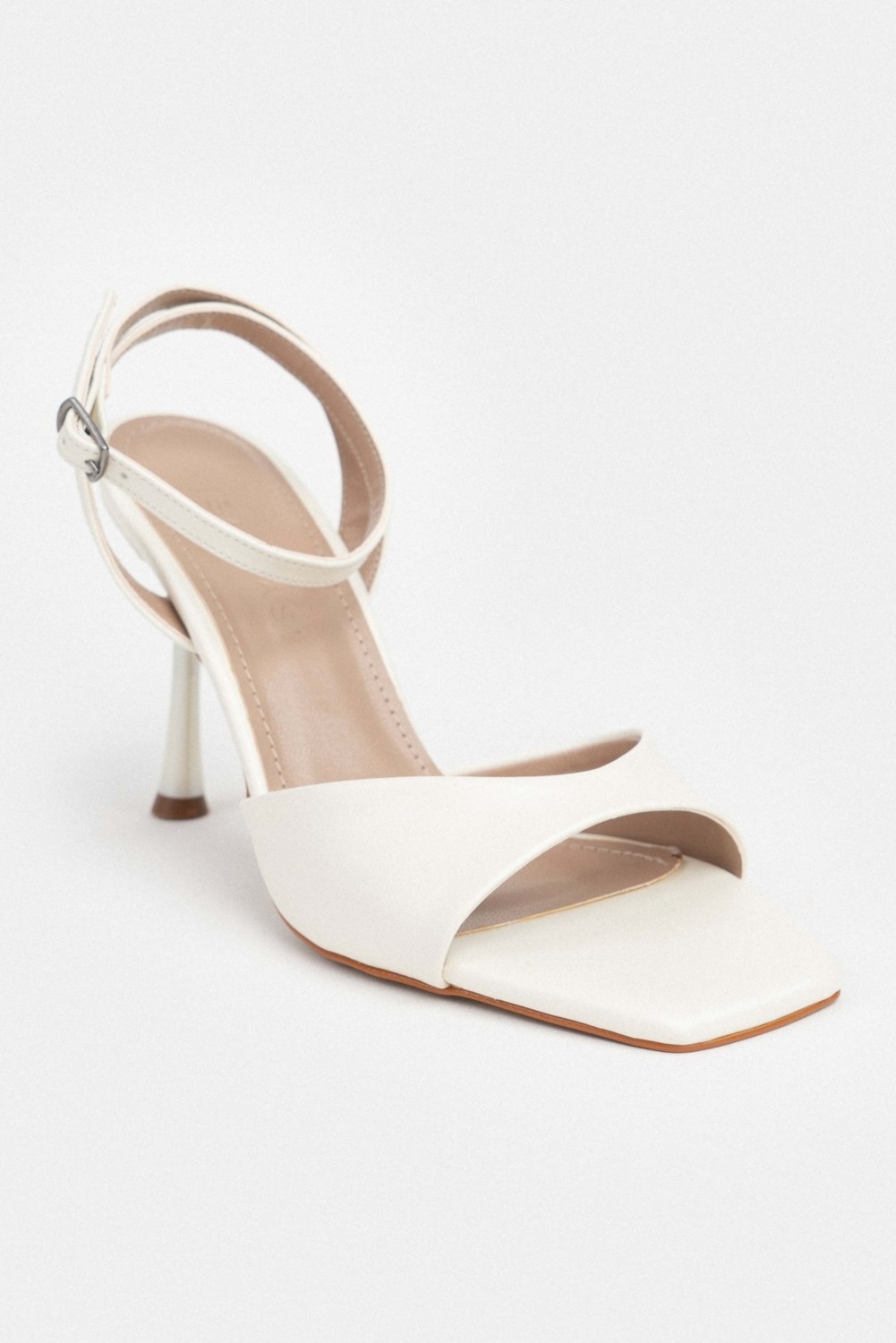 Nişantaşı Shoes Cream Siyah Desenli Küt Burun Bilek Kemer Detaylı Ince Topuklu Ayakkabı