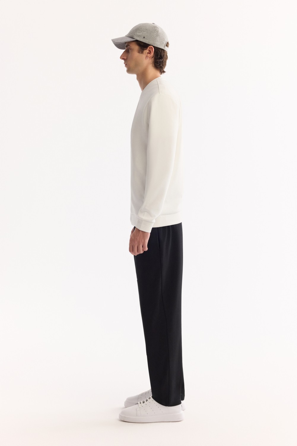 AVVA Erkek Ekru Bisiklet Yaka Pamuklu Bi-Stretch Regular Fit Sweatshirt A52Y1271 görsel 3