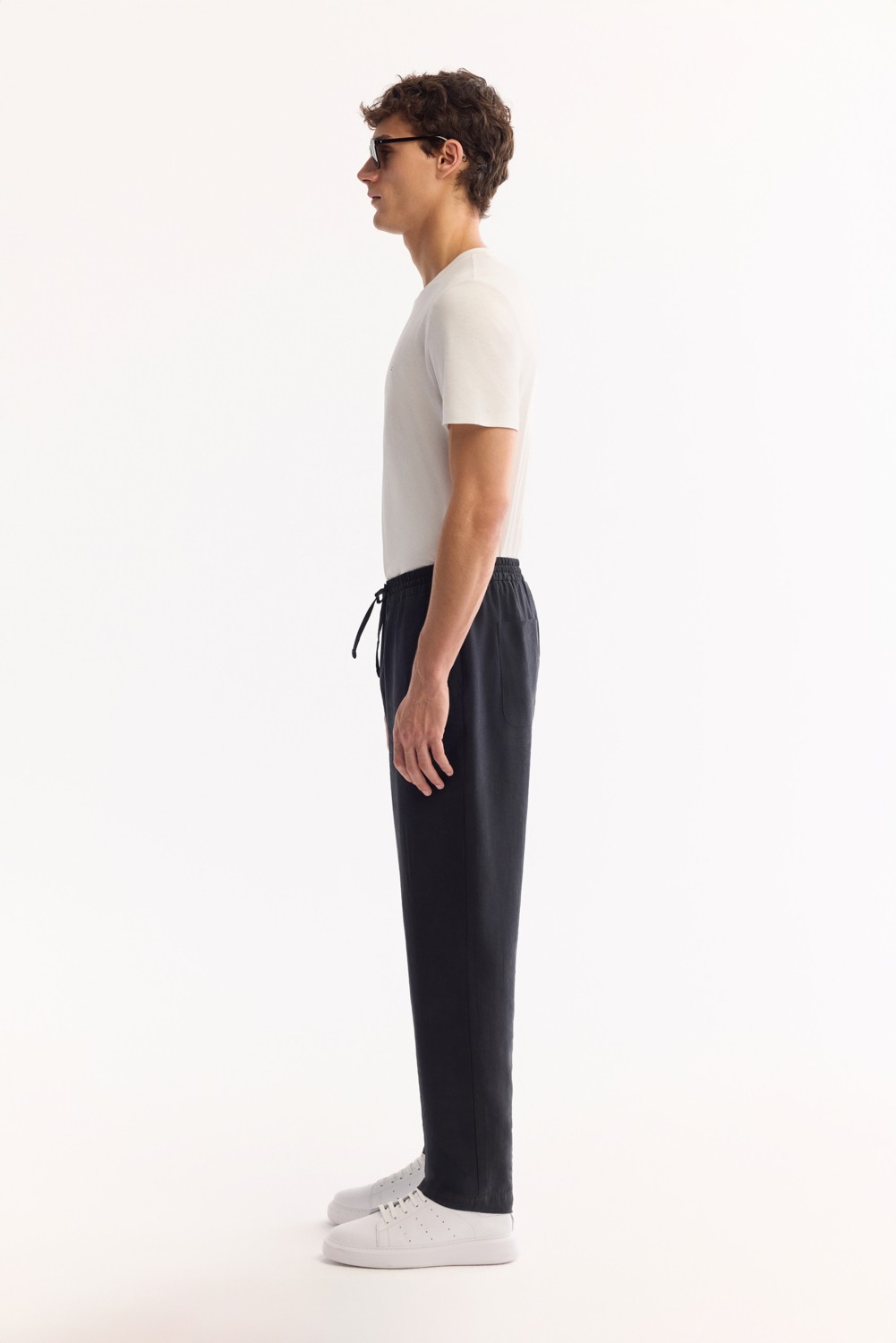 AVVA Erkek Siyah Beli Lastik Bağcıklı Soft Touch Relaxed Fit Pantolon A52Y3013 görsel 3