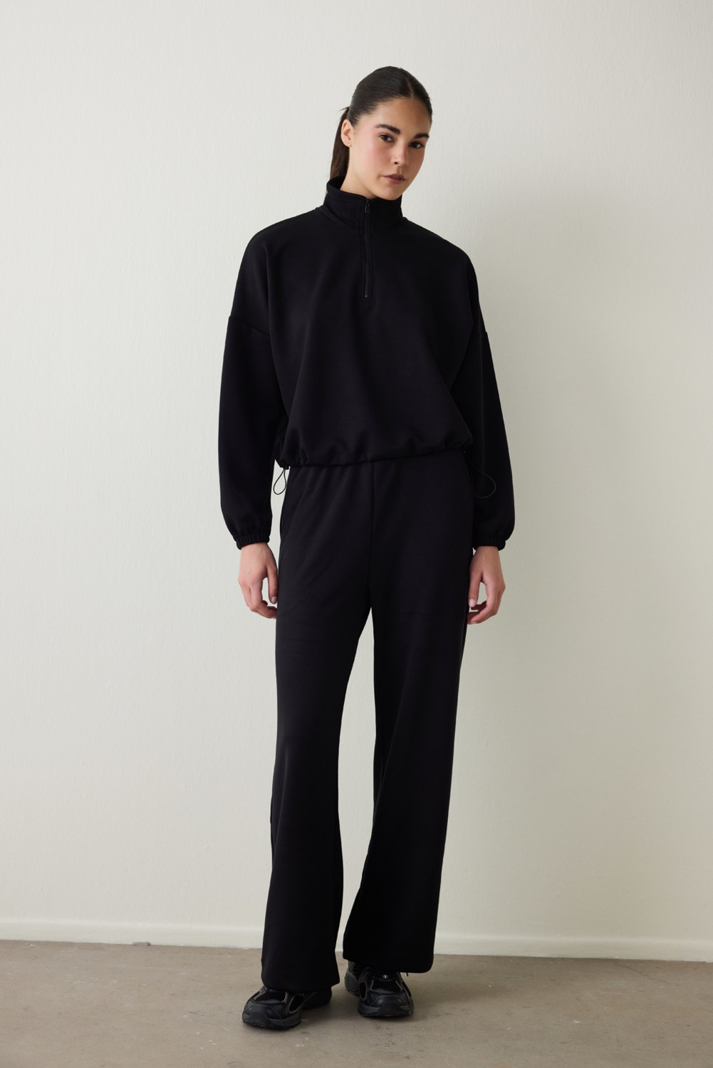 Penti Siyah Silky Feel Dik Yaka Crop Sweatshirt