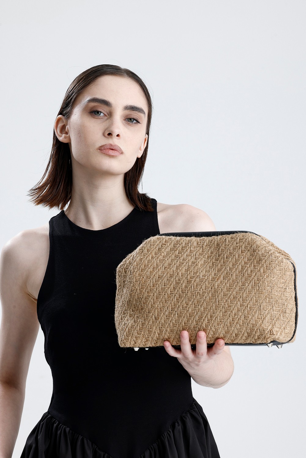Heybes Kadın Siyah Deri Detaylı Balık Sırtı Örgü Jüt Clutch El Çantası görsel 7