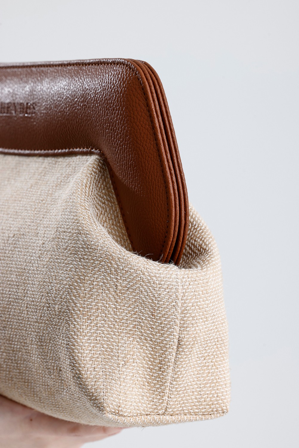 Heybes Kadın Kahverengi Çerçeveli Balık Sırtı Jüt Clutch El Çantası görsel 8
