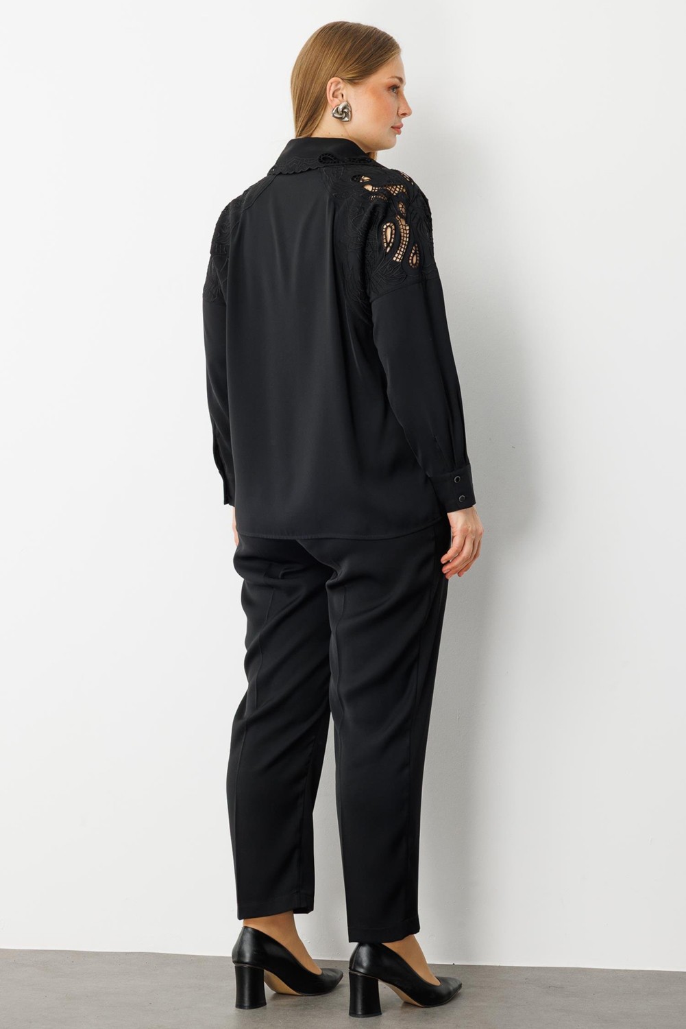 Moda İlgi Moda Ilgi Kadın Büyük Beden Nakış Detaylı Oversize Gömlek 0041 Siyah görsel 4