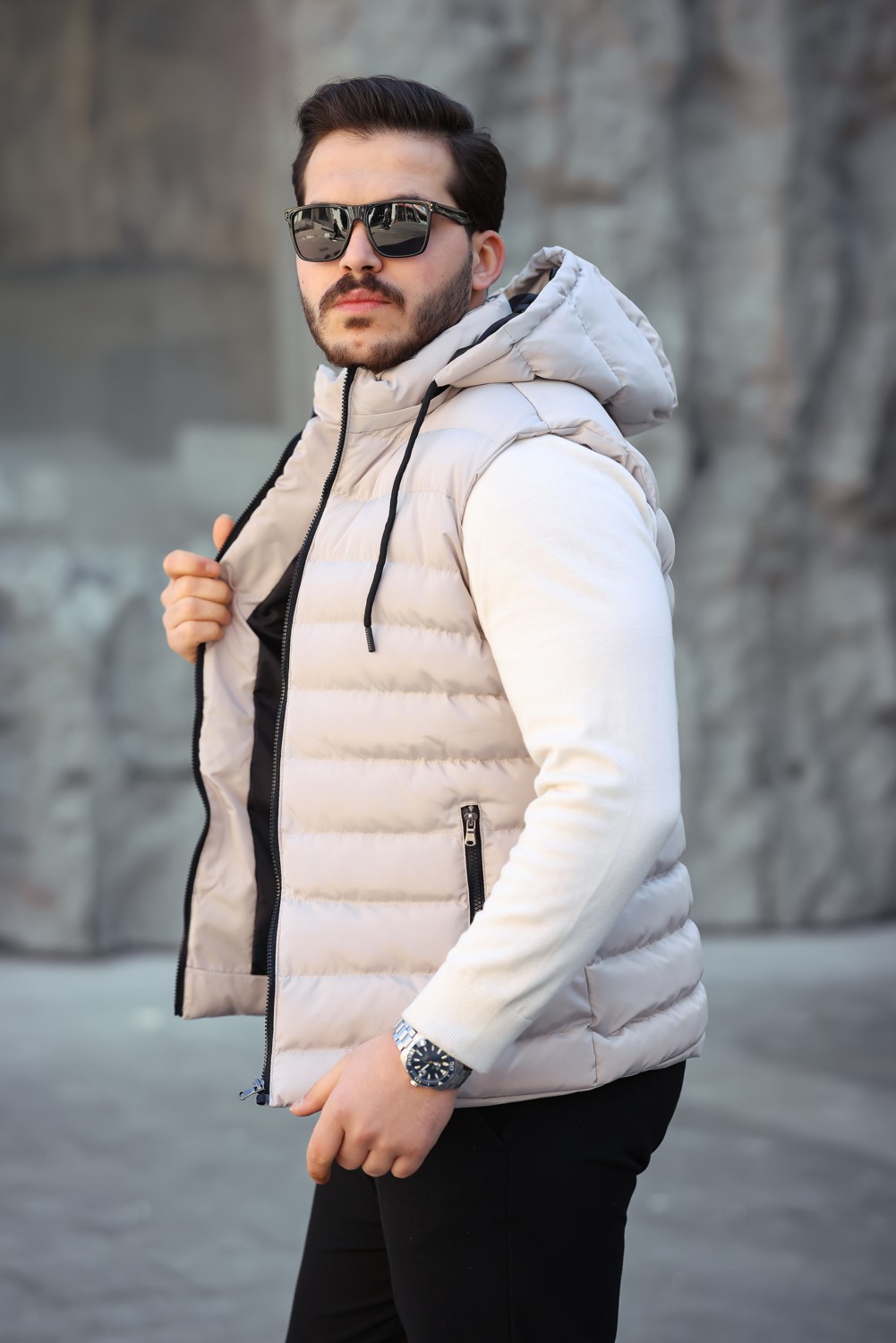 Mero Life Erkek Standart Fit Çıkarılır Kapüşonlu Cepli Fermuarlı Şişme Yelek görsel 2