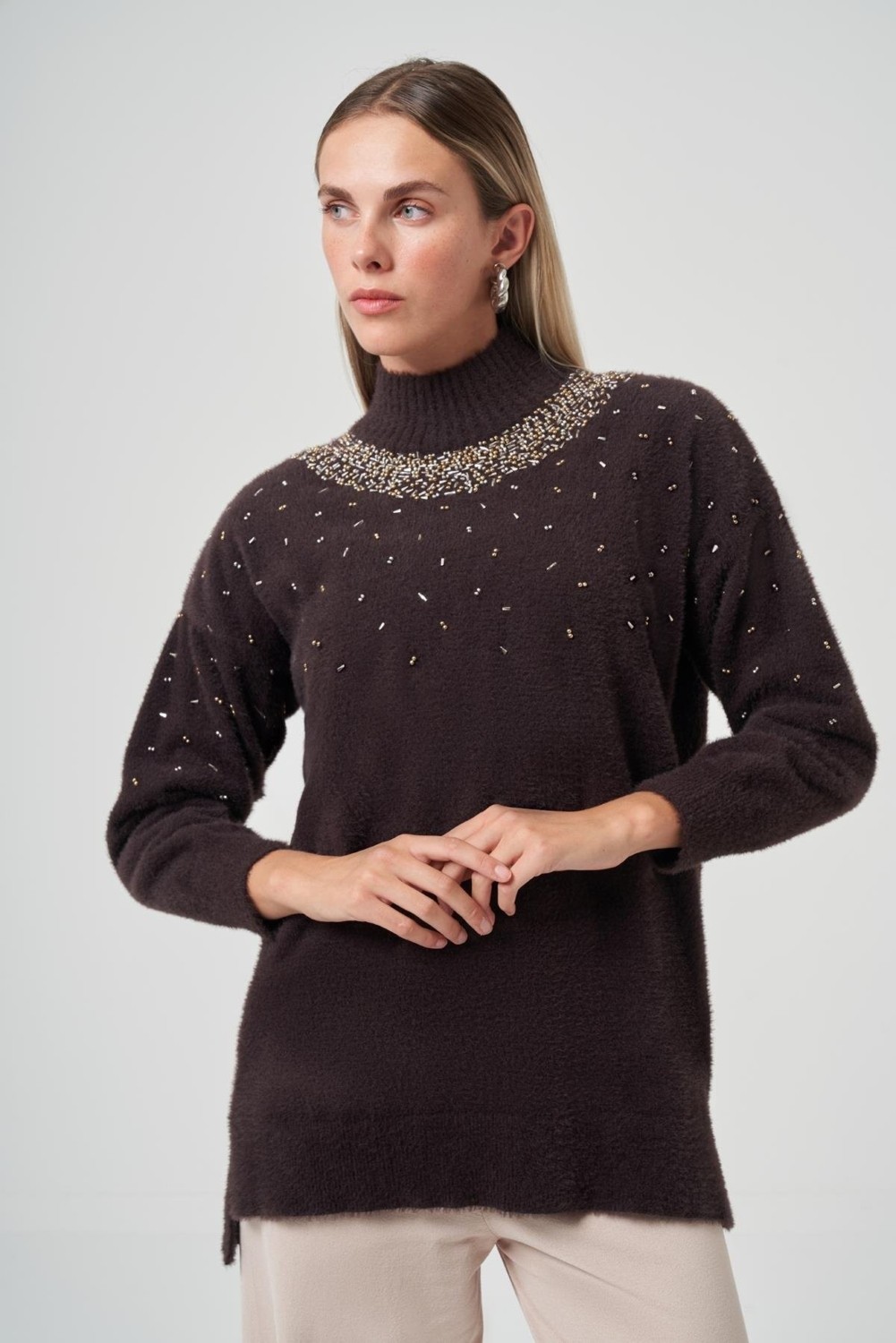 Nuss 7003 Sıfır Yaka Serpme Boncuk Işlemeli Angora Tunik görsel 6