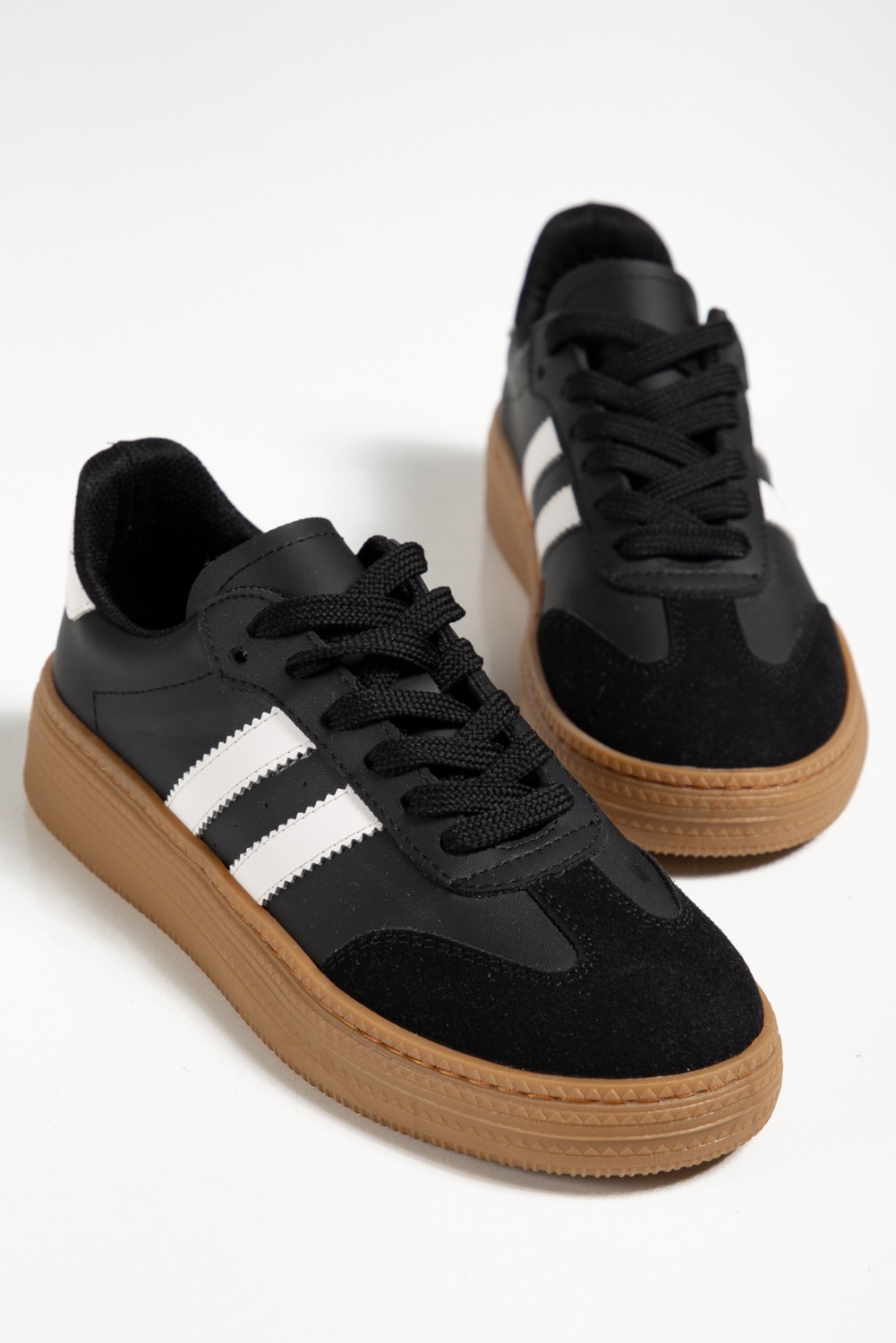 Tonny Black Kadın Beyaz Siyah Yumuşak Deri Sneaker Düz Tabanlı Rahat Kalıp