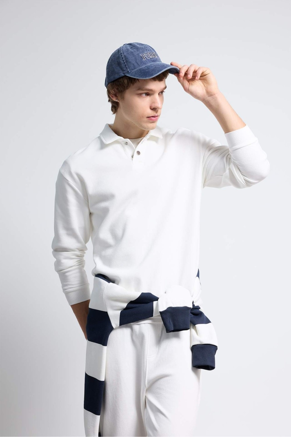 DeFacto Pamuklu Regular Fit Sweatshirt F9324AX26SP
