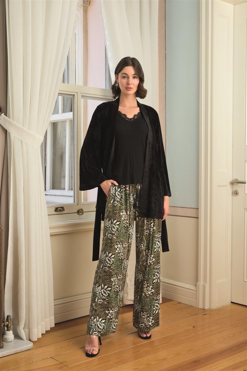 Nemere Angel Çiçek Yaprak ve Etnik Desenli Dantelli 3'lü Pijama Takımı görsel 2