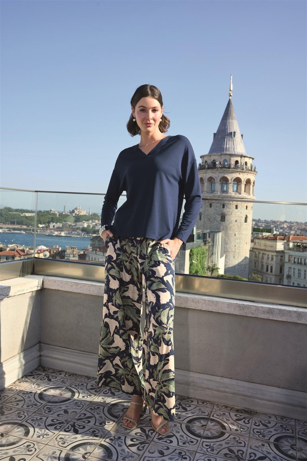 Nemere Angel Yaprak Desenli Uzun Kollu V Yaka Pijama Takımı görsel 5