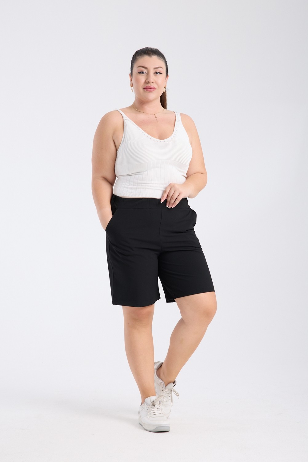 Gül Moda Siyah Büyük Beden Kumaş Şort G122-3 görsel 4