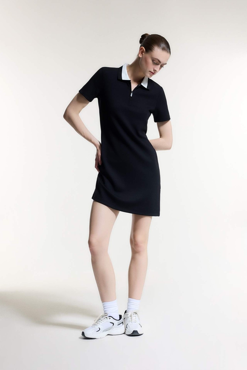 DeFacto Ultra Yumuşak Standart Fit Polo Yaka Basic Kısa Kollu Mini Elbise H8702AX26SM görsel 3