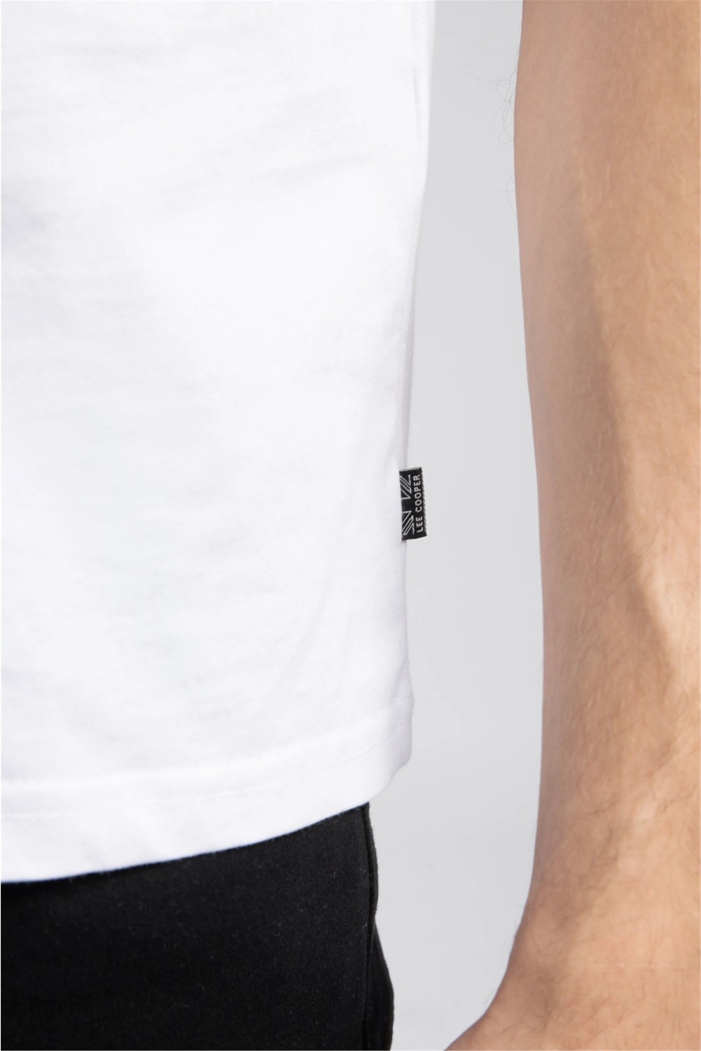 Lee Cooper Jonat Erkek Regular Fit %100 Pamuk Basic V Yaka T-Shirt Siyah görsel 4