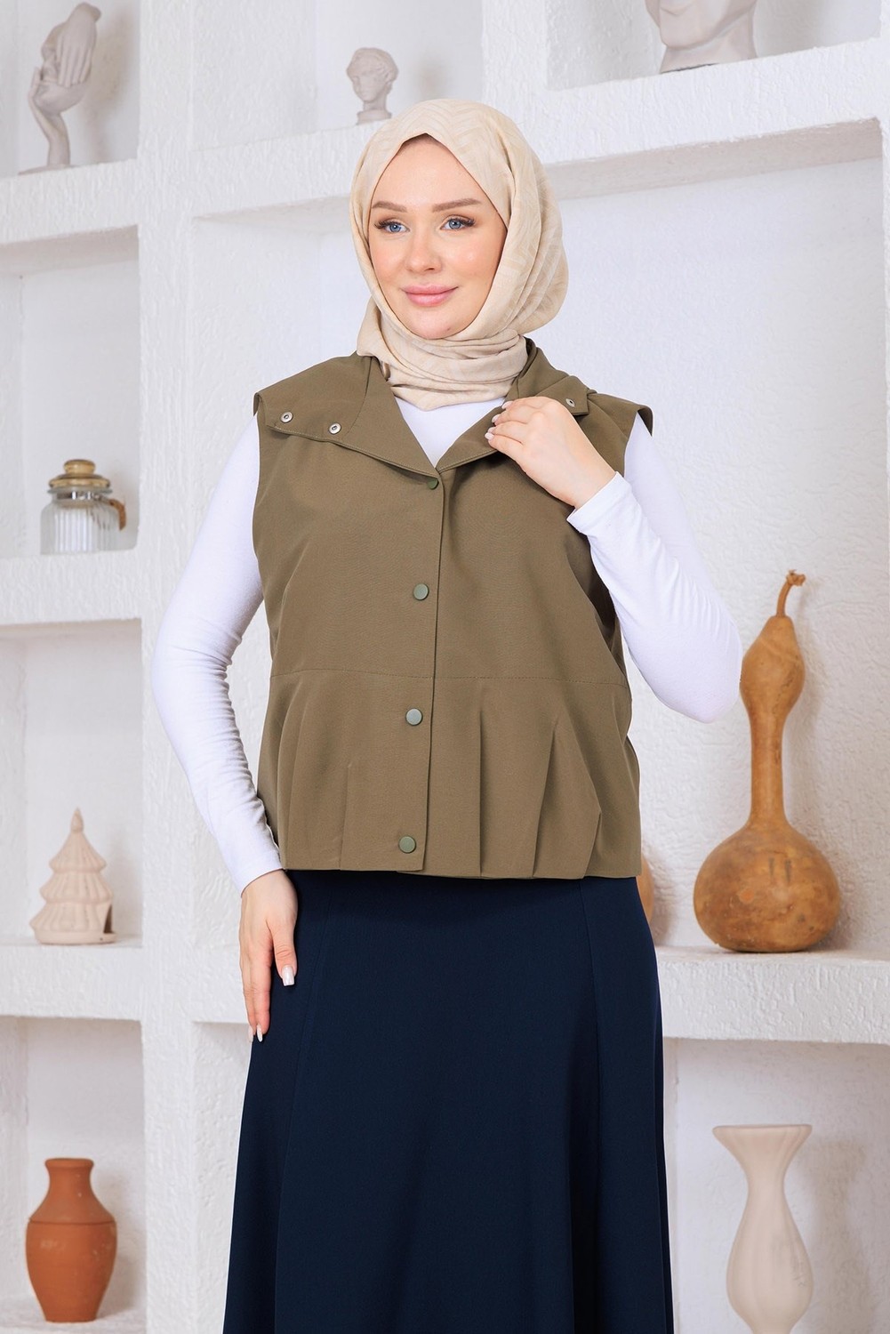Esma Gündoğdu Pile Detaylı Yelek Haki görsel 2