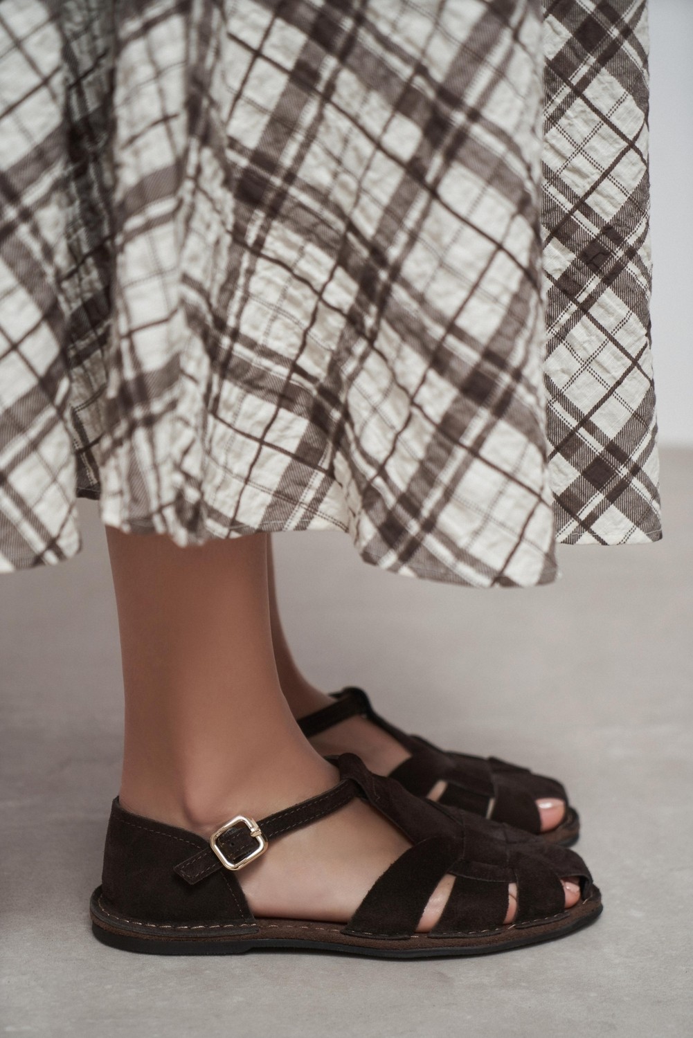 Nişantaşı Shoes Solto Kahve Süet Deri Toka Detay Düz Taban Kadın Sandalet görsel 4