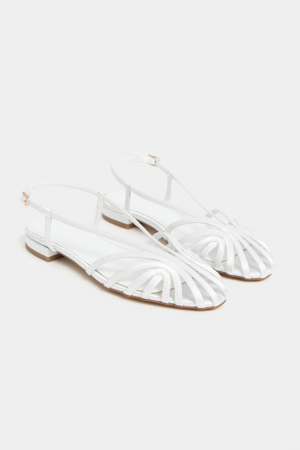 Nişantaşı Shoes Leny Kırmızı Saten Biyeli 1-2 cm Kalın Topuklu Kadın Sandalet Babet