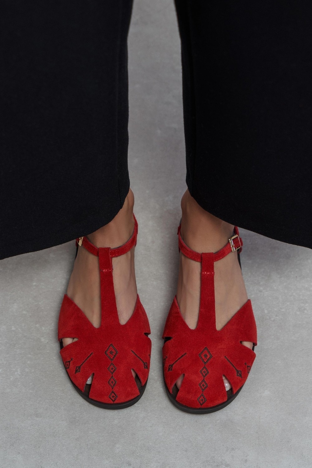 Nişantaşı Shoes Wood Bitter Kahve Süet Deri Nakış Detay Düz Taban Kadın Sandalet görsel 2