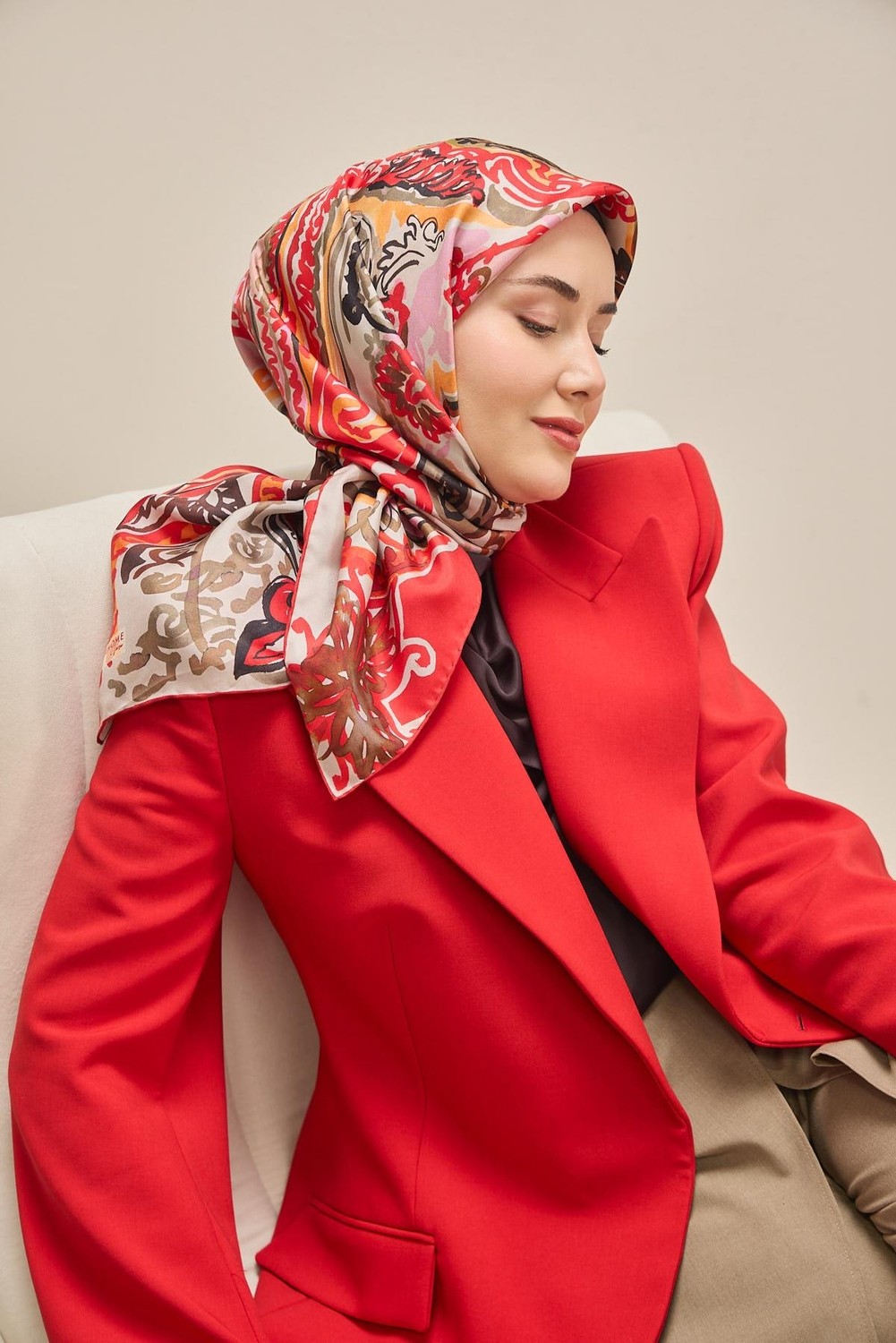 Silk Home Twill Ipek Eşarp Art Desen Kırmızı 90X90 görsel 3