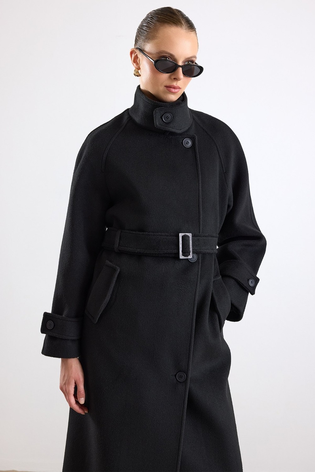 Olcay Dik Yaka Pat Detaylı Oversize Kaban Siyah 3177 görsel 5