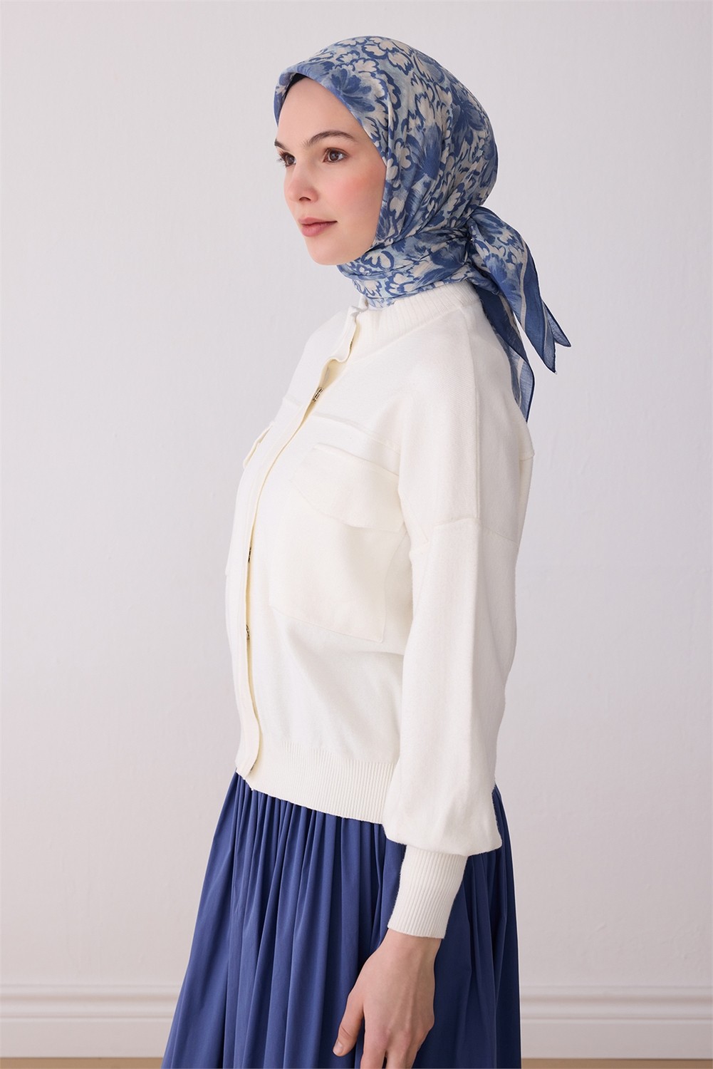 Belli Fresh Çiçek Desen Mavi Bej Rozy Eşarp 3335 - 02