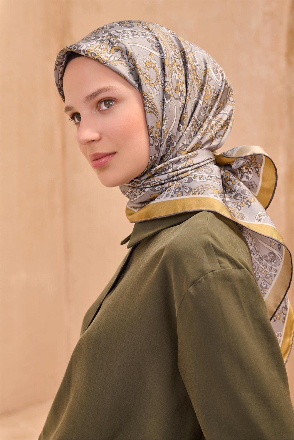 Belli Gri Çok Renkli Etnik Desen %100 Twill Ipek Eşarp 4101 - 03 görsel 2
