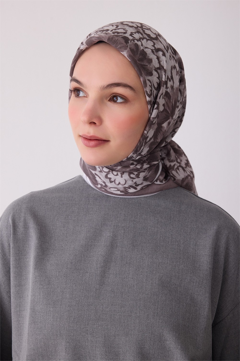 Belli Fresh Çiçek Desen Vizon Gri Rozy Eşarp 3335 - 04 görsel 2