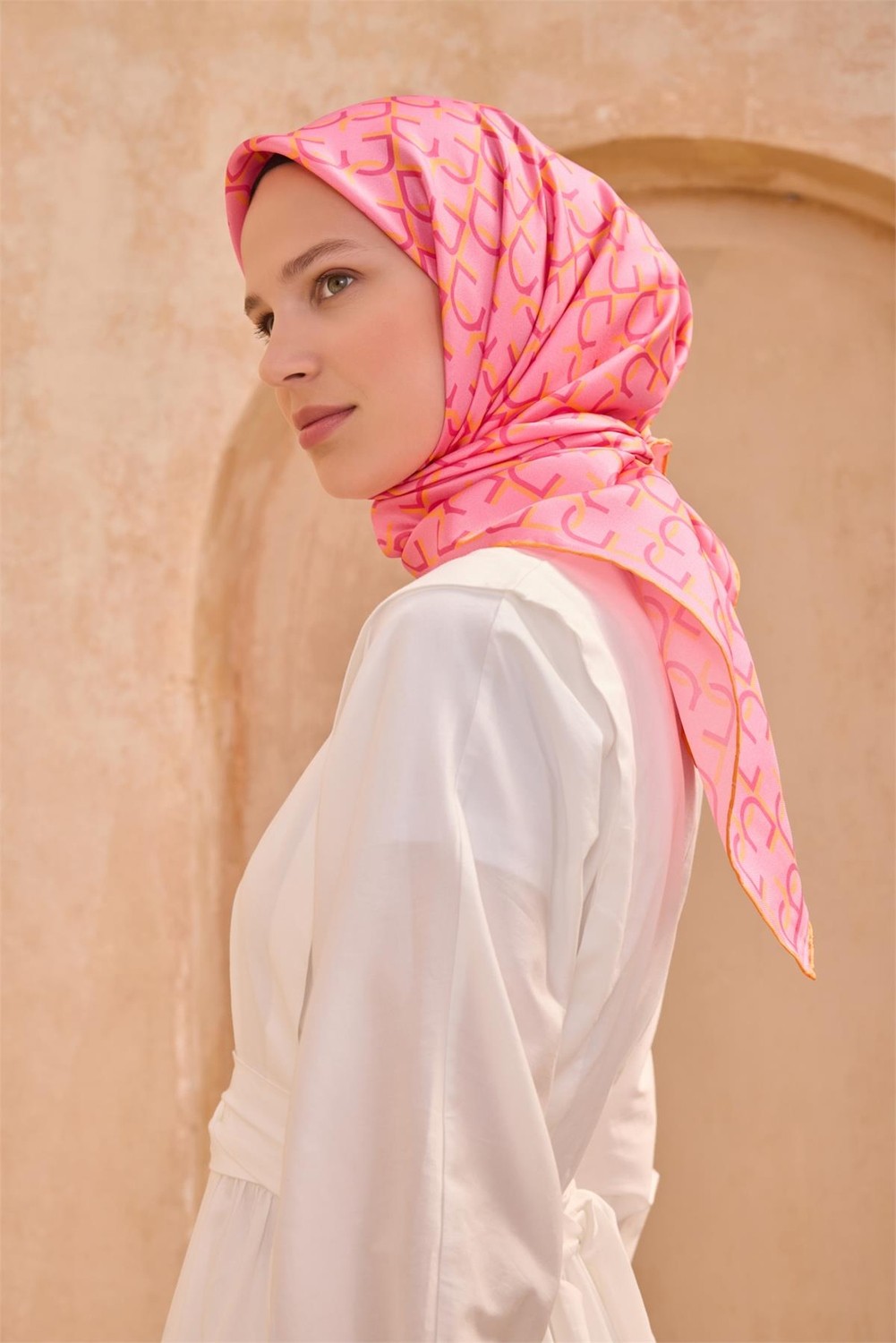 Belli Pembe Monogram Desen %100 Twill Ipek Eşarp 4102 - 39 görsel 2