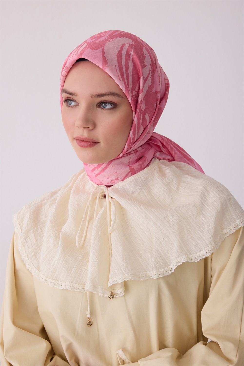 Belli Fresh Yaprak Desen Pembe Gül Kurusu Paulista Eşarp 14 - 26 görsel 3