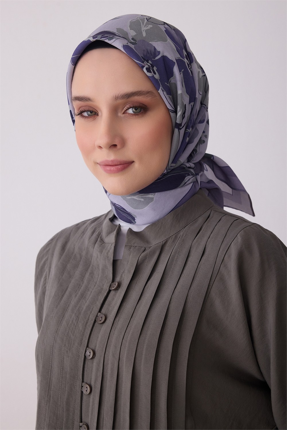 Belli Fresh Çiçek Desen Lila Lacivert Modal Eşarp 3805 - 25 görsel 2