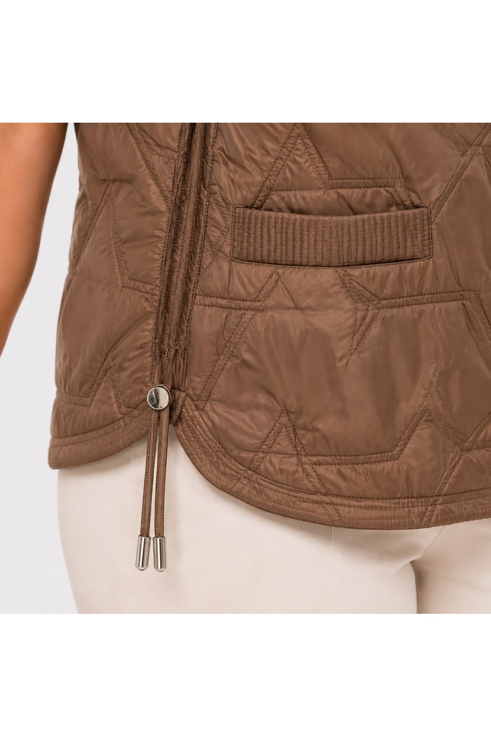 Ay-Sel Giyim Büyük Beden Kapüşonlu Fermuarlı Geometrik Kapitone Desenli Büzgü Detaylı Kadın Yelek görsel 4