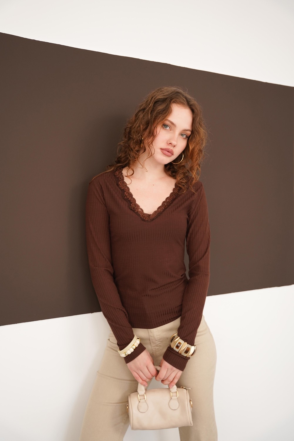 Very Moda Yakası Dantel Detaylı Bluz | F2088